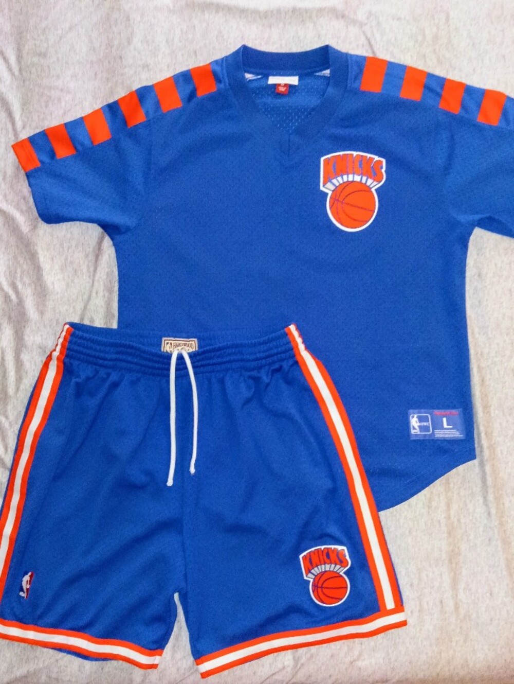 Mitchell And Ness New York Knicks V-Neck Jersey And Basketball Shorts
